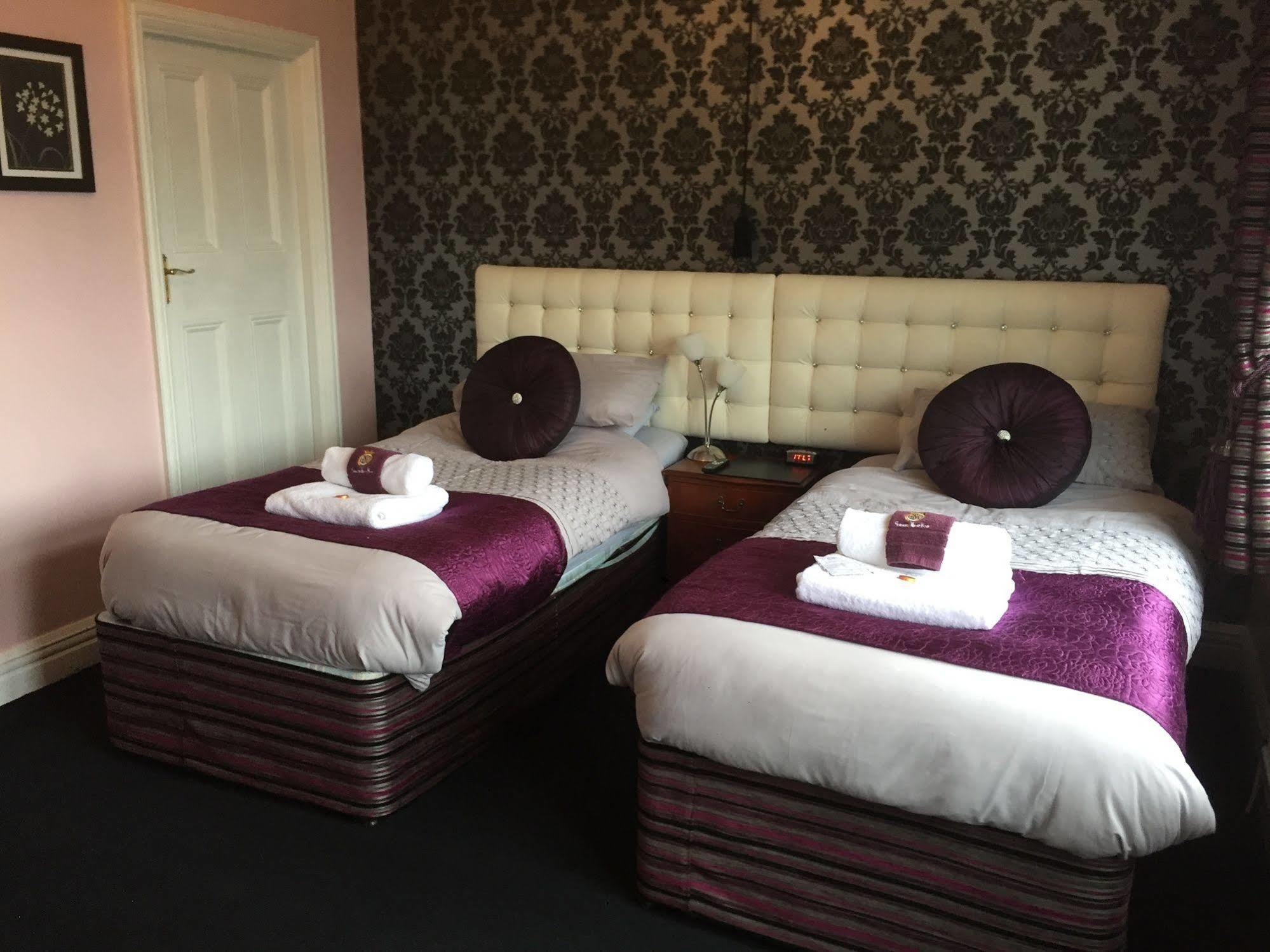 Grimscote Manor Hotel Coleshill Esterno foto